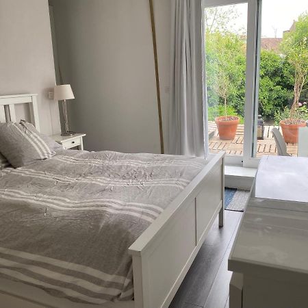 Grande Chambre + Chambre D'Appoint Hotell Ronchin Exteriör bild